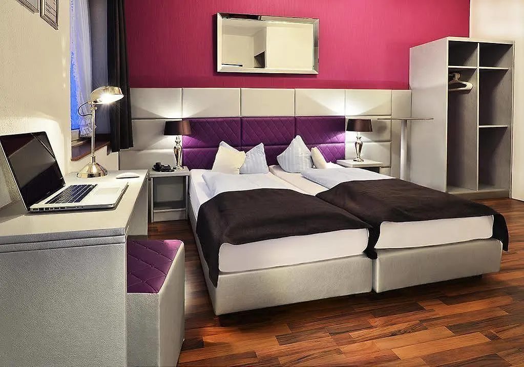 Hotel Am Wehrhahn Düsseldorf 2*,